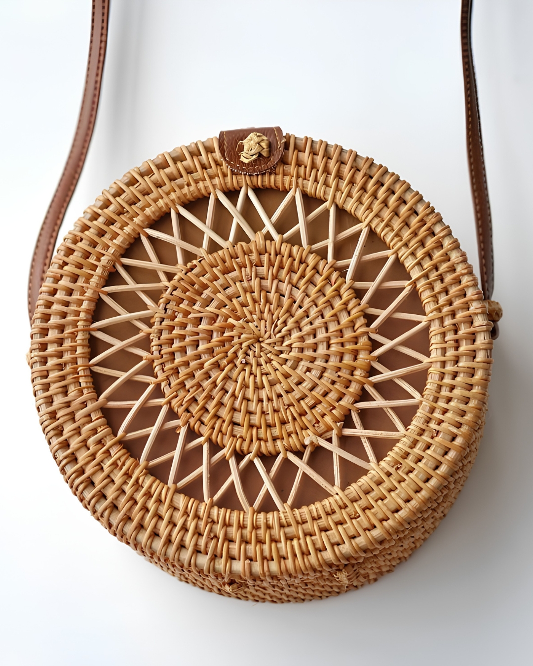 Bamboozz style round rattan bag